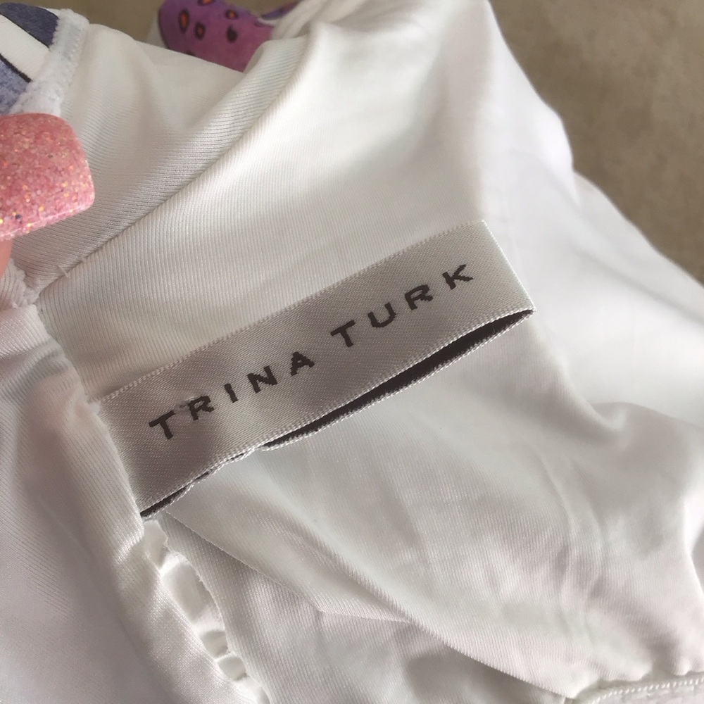 Trina Turk White Amazonia Floral Off Shoulder Ruffle One Piece Swimsuit 4 XS/S - Picture 4 of 4